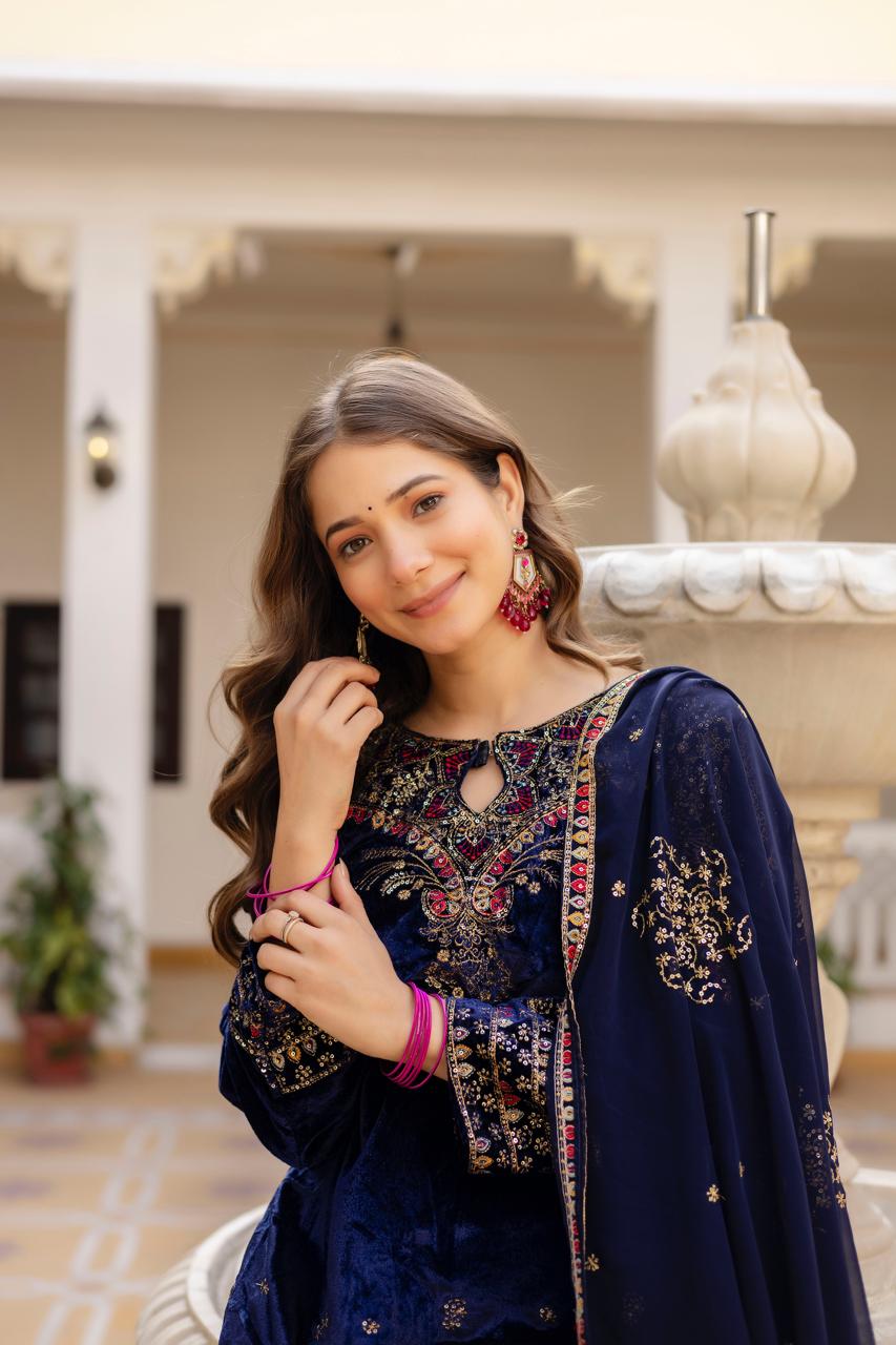 velvet kurti, dupatta & pent