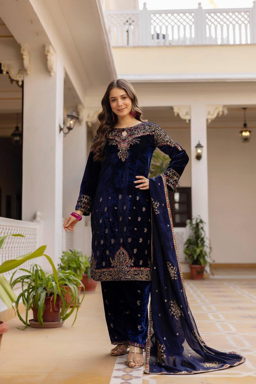 velvet kurti, dupatta & pent