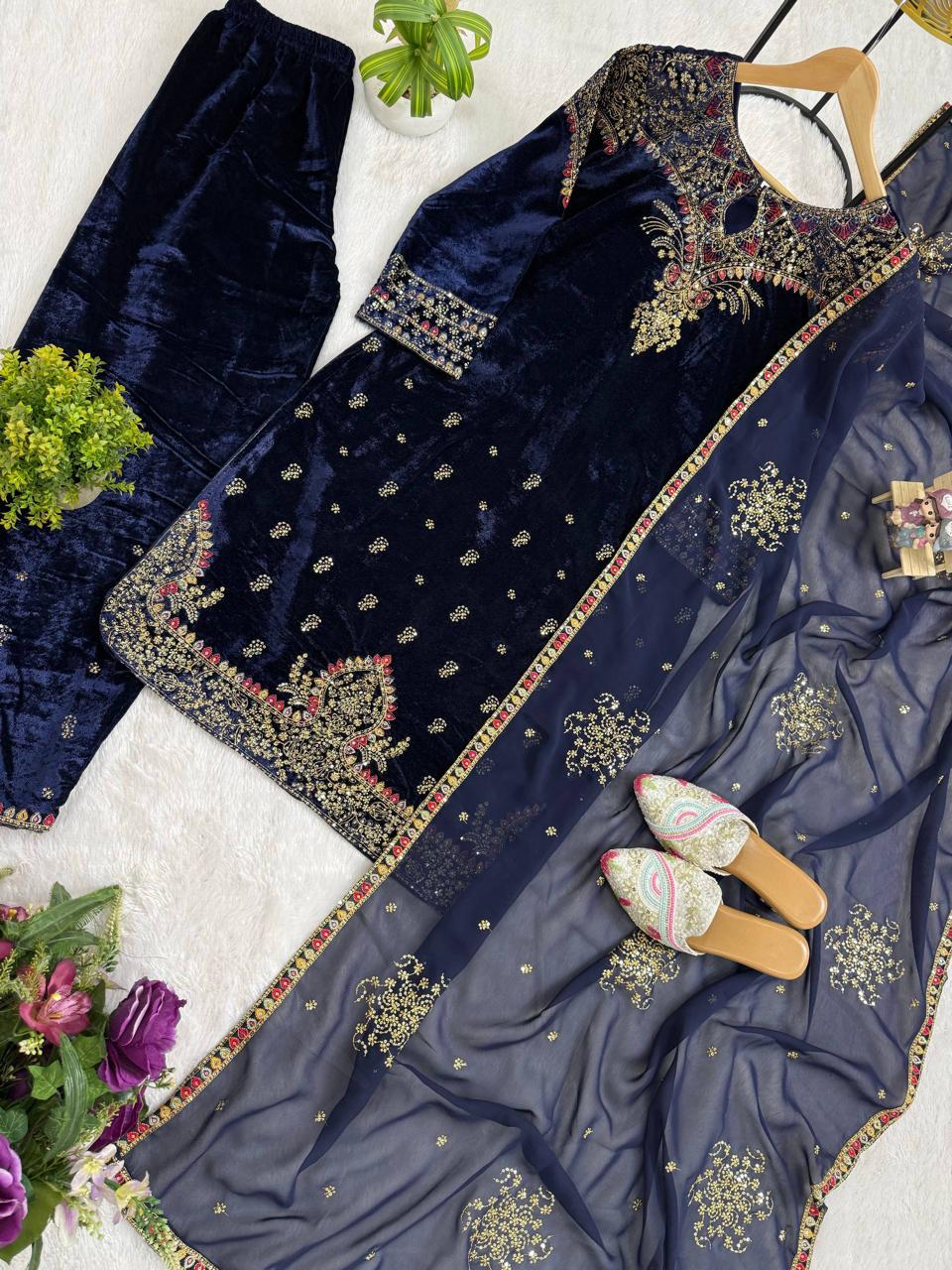 velvet kurti, dupatta & pent