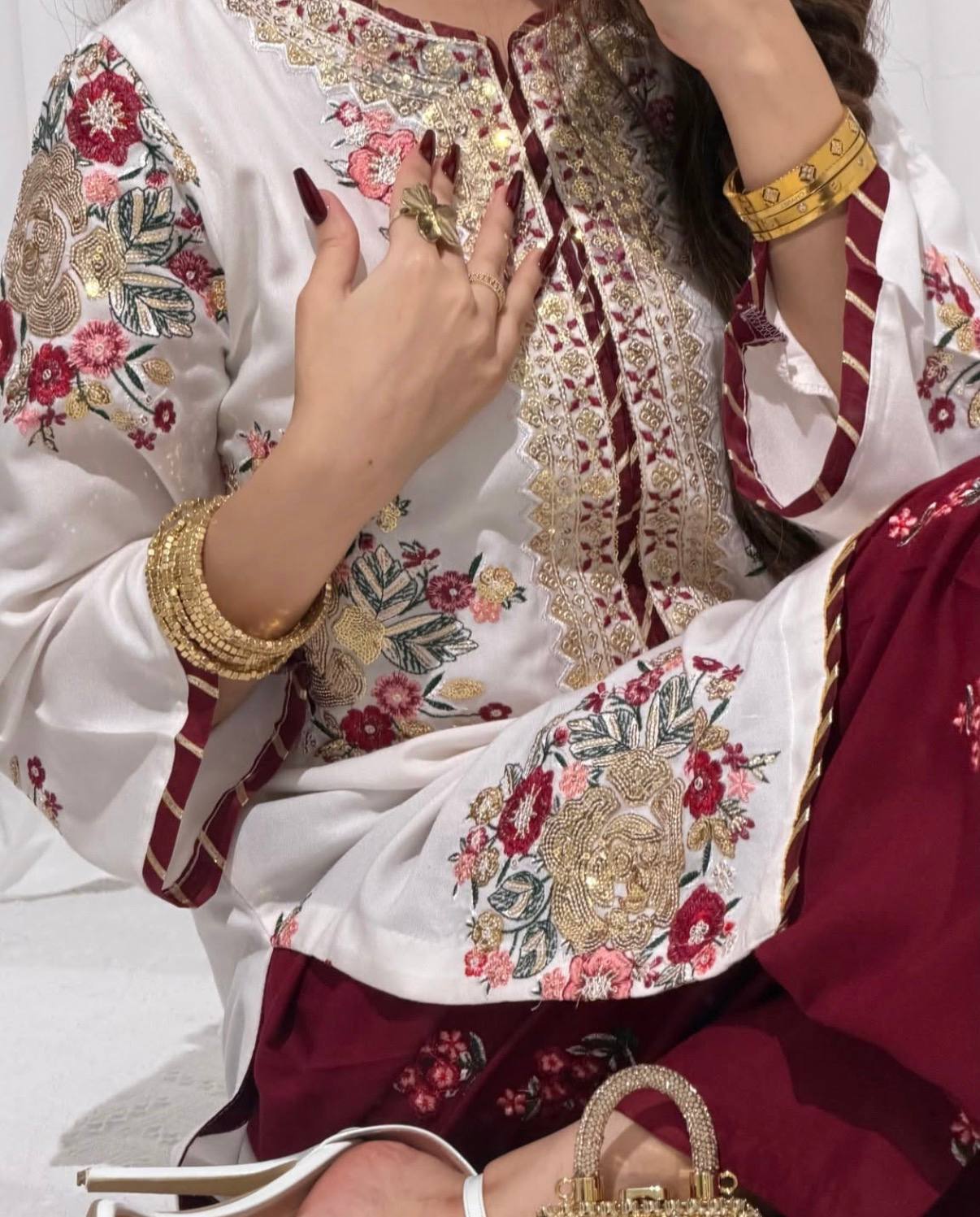 festival special 🌙launching thread & sequins, faux georgette fabric✨kurti, dupatta & pent* *👗 this set is coming with embroidery work & stylist pattern for every festival