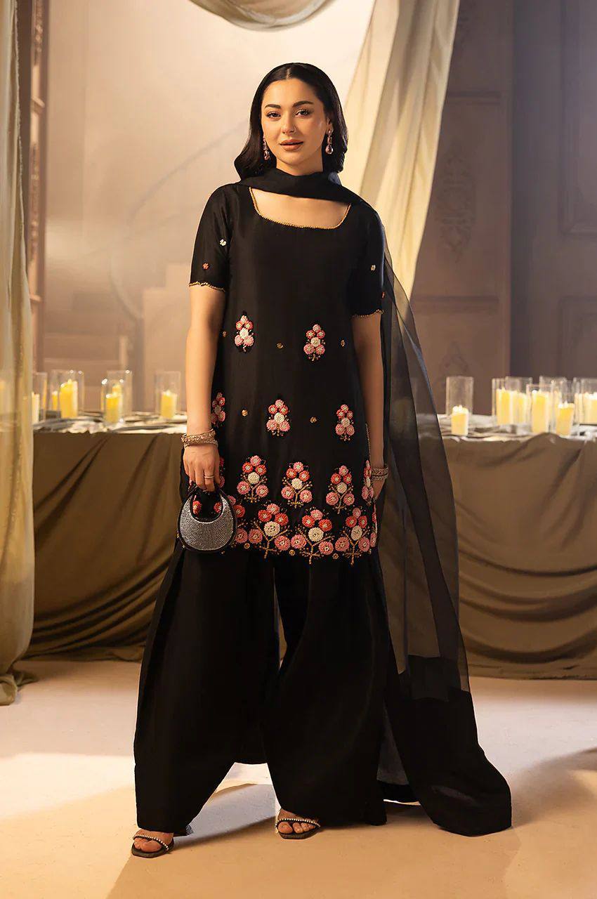 hania amir inspired this session sequence embroidery worked top, farsi salwaar with dupatta