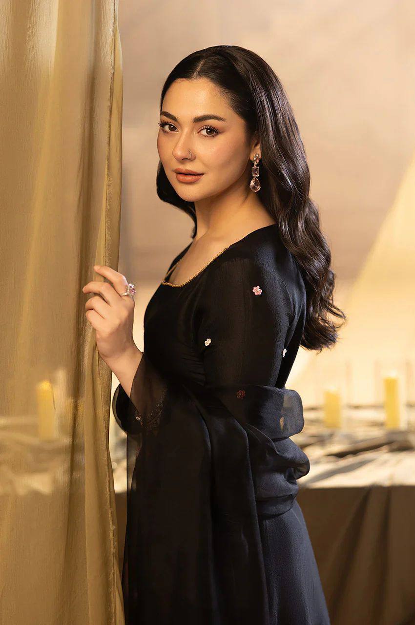 hania amir inspired this session sequence embroidery worked top, farsi salwaar with dupatta