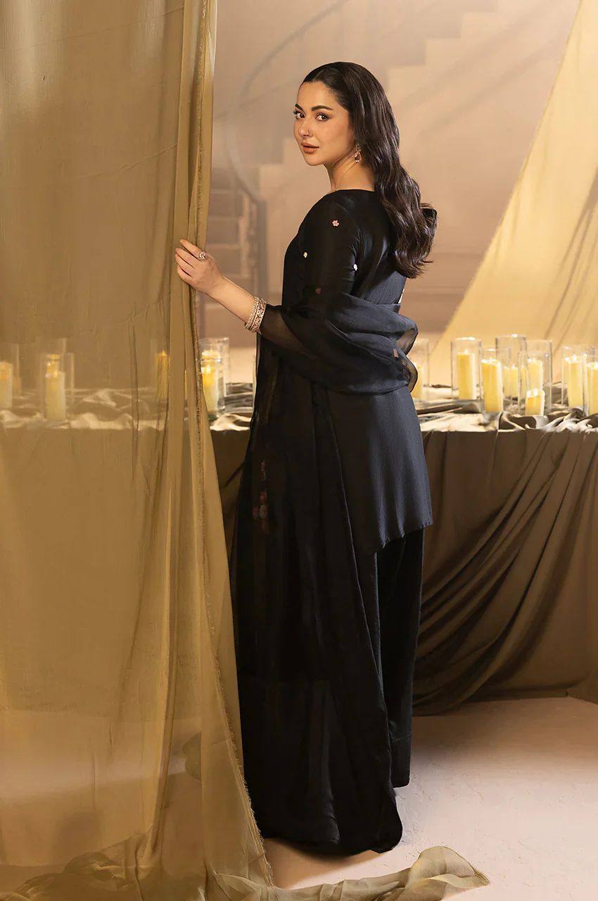 hania amir inspired this session sequence embroidery worked top, farsi salwaar with dupatta