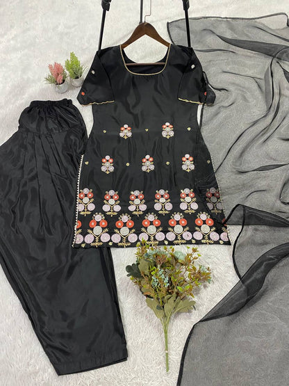 HANIA AMIR INSPIRED THIS SESSION SEQUENCE EMBROIDERY WORKED TOP, FARSI SALWAAR WITH DUPATTA