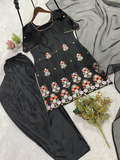 HANIA AMIR INSPIRED THIS SESSION SEQUENCE EMBROIDERY WORKED TOP, FARSI SALWAAR WITH DUPATTA