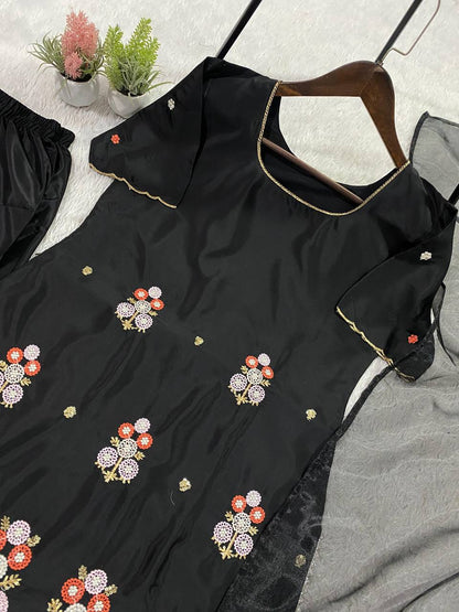 HANIA AMIR INSPIRED THIS SESSION SEQUENCE EMBROIDERY WORKED TOP, FARSI SALWAAR WITH DUPATTA