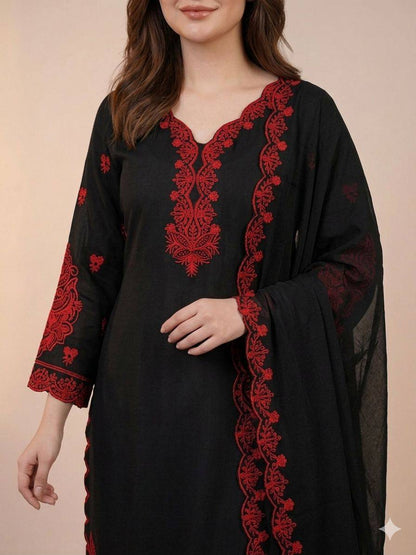 HANIA AMIR INSPIRED THIS SUMMER SEASON WEAR PAKISTANI SUIT WITH EMBROIDERED TOP, PLAZZO AND DUPATTA