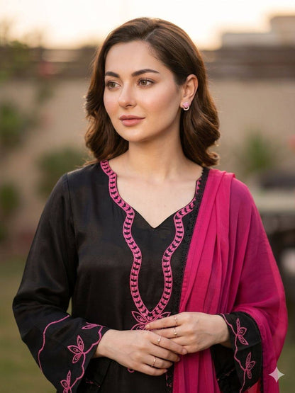 HANIA AMIR INSPIRED THIS SUMMER SEASON WEAR PAKISTANI SUIT WITH EMBROIDERED WORKED TOP, PLAZZO AND DUPATTA