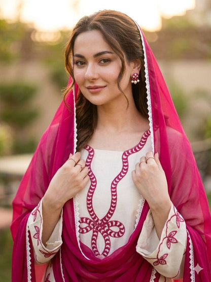 HANIA AMIR INSPIRED THIS SUMMER SEASON WEAR PAKISTANI SUIT WITH EMBROIDERED WORKED TOP, PLAZZO AND DUPATTA