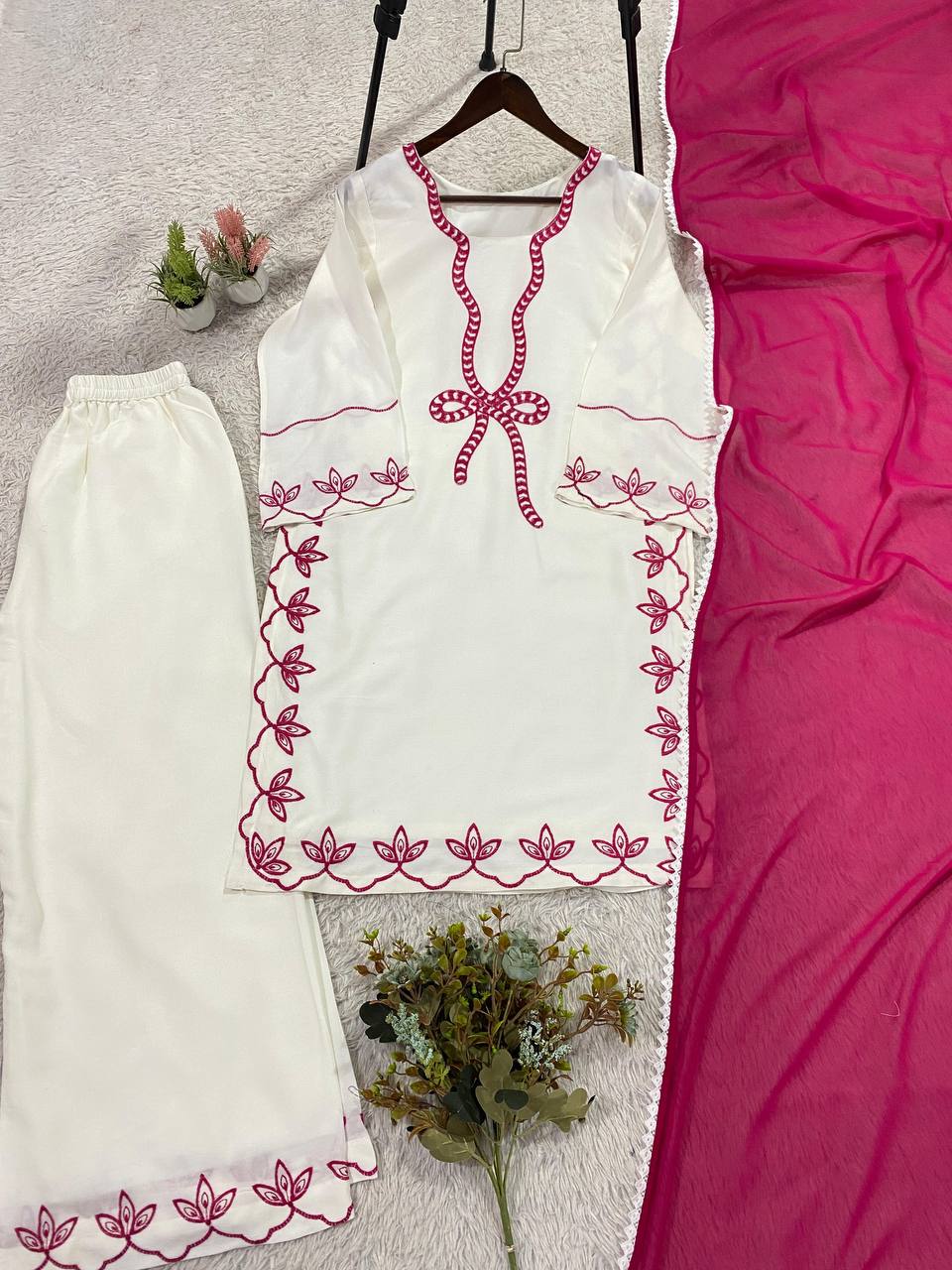 hania amir inspired this summer season wear pakistani suit with embroidered worked top, plazzo and dupatta